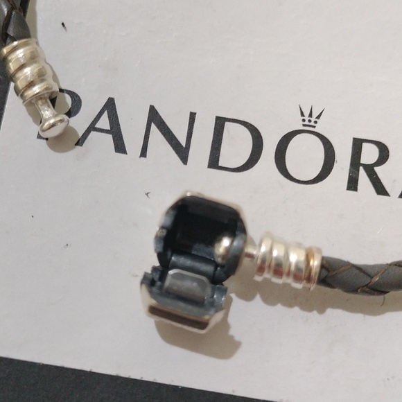 Pandora Single Gray Leather Bracelet with Sterling Silver Clasp 590705CGY-S - Picture 4 of 5